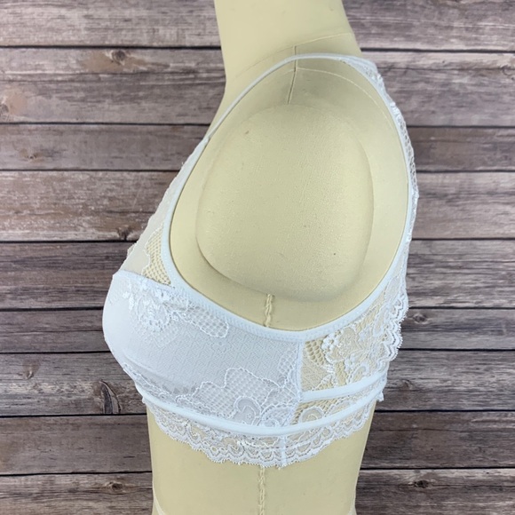 White Stretch Lace Keyhole Front and Back Bralette - Picture 3 of 5